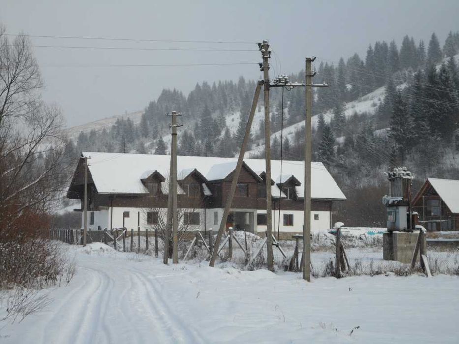 Продаж будівлі з ділянкою, с. Ізки, Закарпатська область