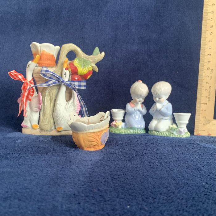 Статуетка Вакула, козак і дівчина, підсвічники, олімпійський мішка,