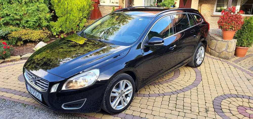Volvo V60 ORGINAŁ Przebieg NOWE OPONY Nawigacja Alufelgi