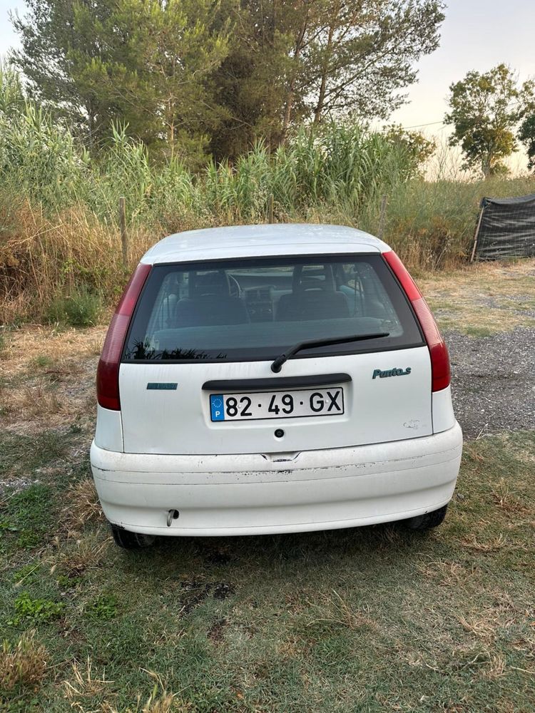 Fiat punto 55 com a junta da cabeça queimada mas a funcionar