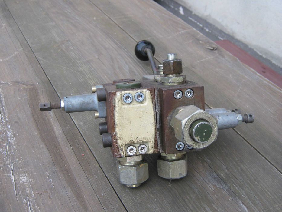 rozdzielacz hydrauliczny