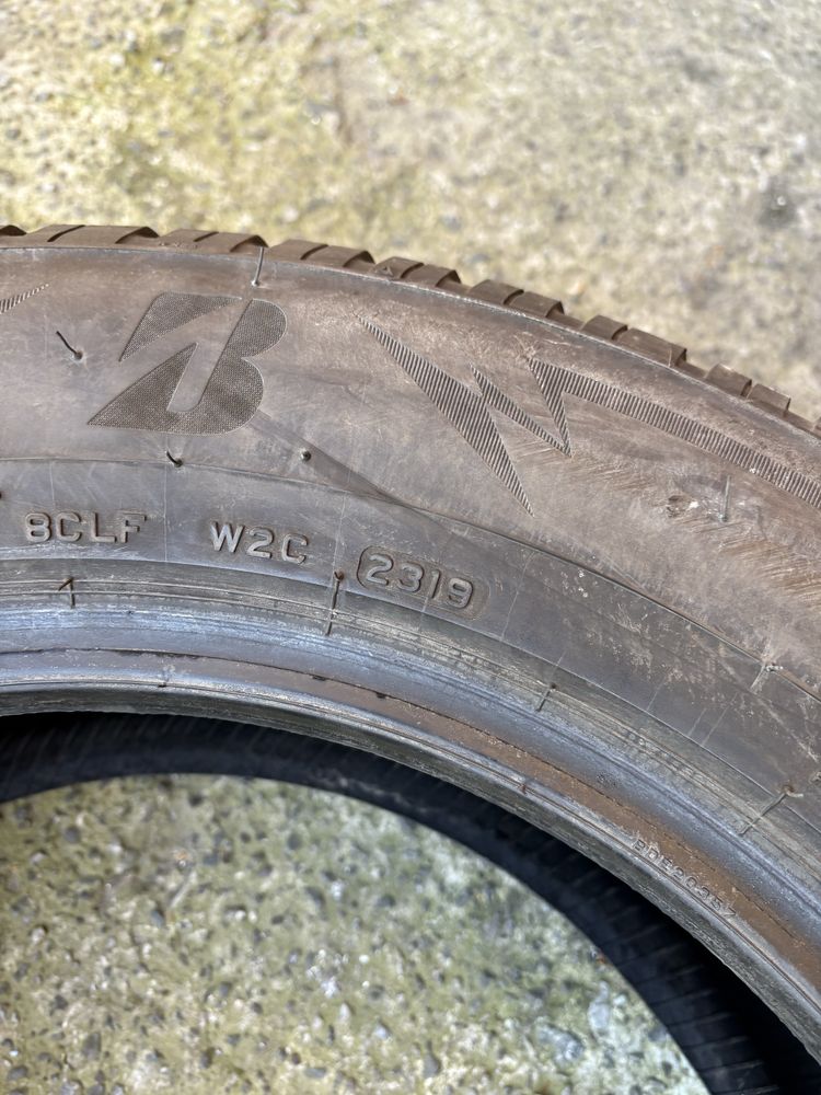 Bridgestone Blizzak LM005 215/65 R17
