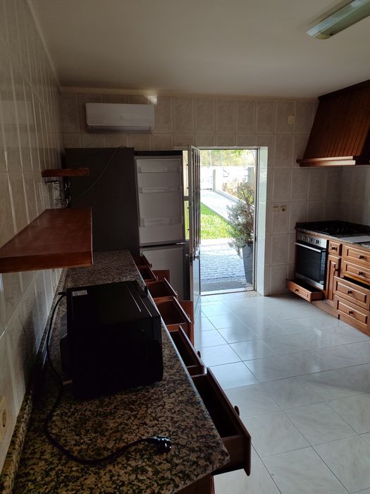 Moradia T3 completamente mobilada