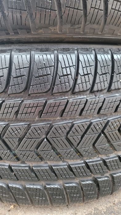 315 40 21/275 45 21 Pirelli Scorpion Winter MO