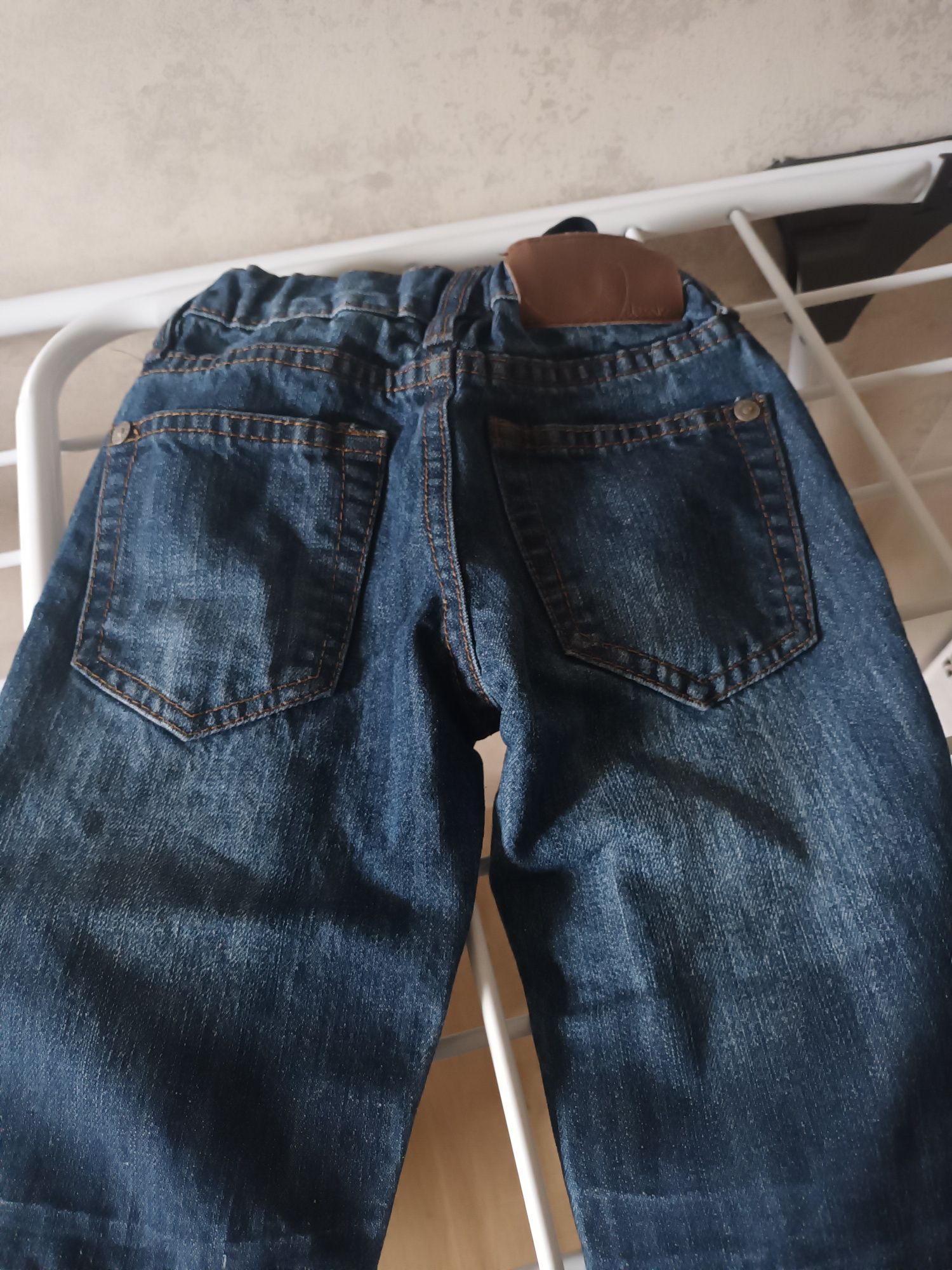 Spodnie chłopięce ,ciemny jeans,104.