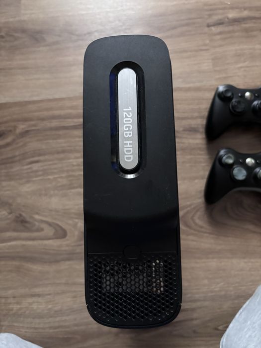 Xbox 360 z dwoma Kontrolerami