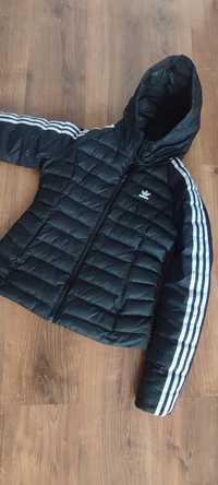 Kurtka adidas pikowana