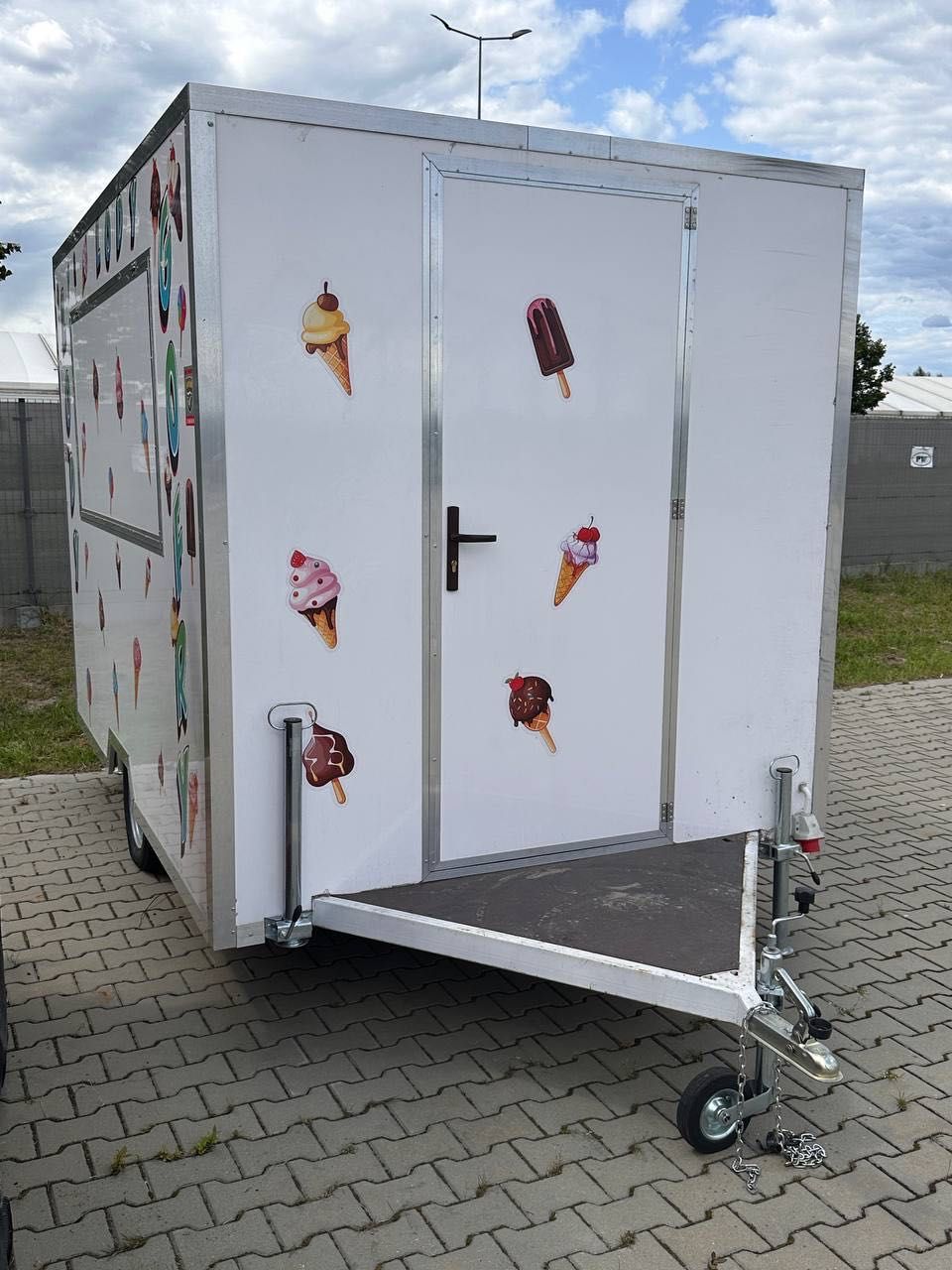 Kiosk do sprzedazy lodow