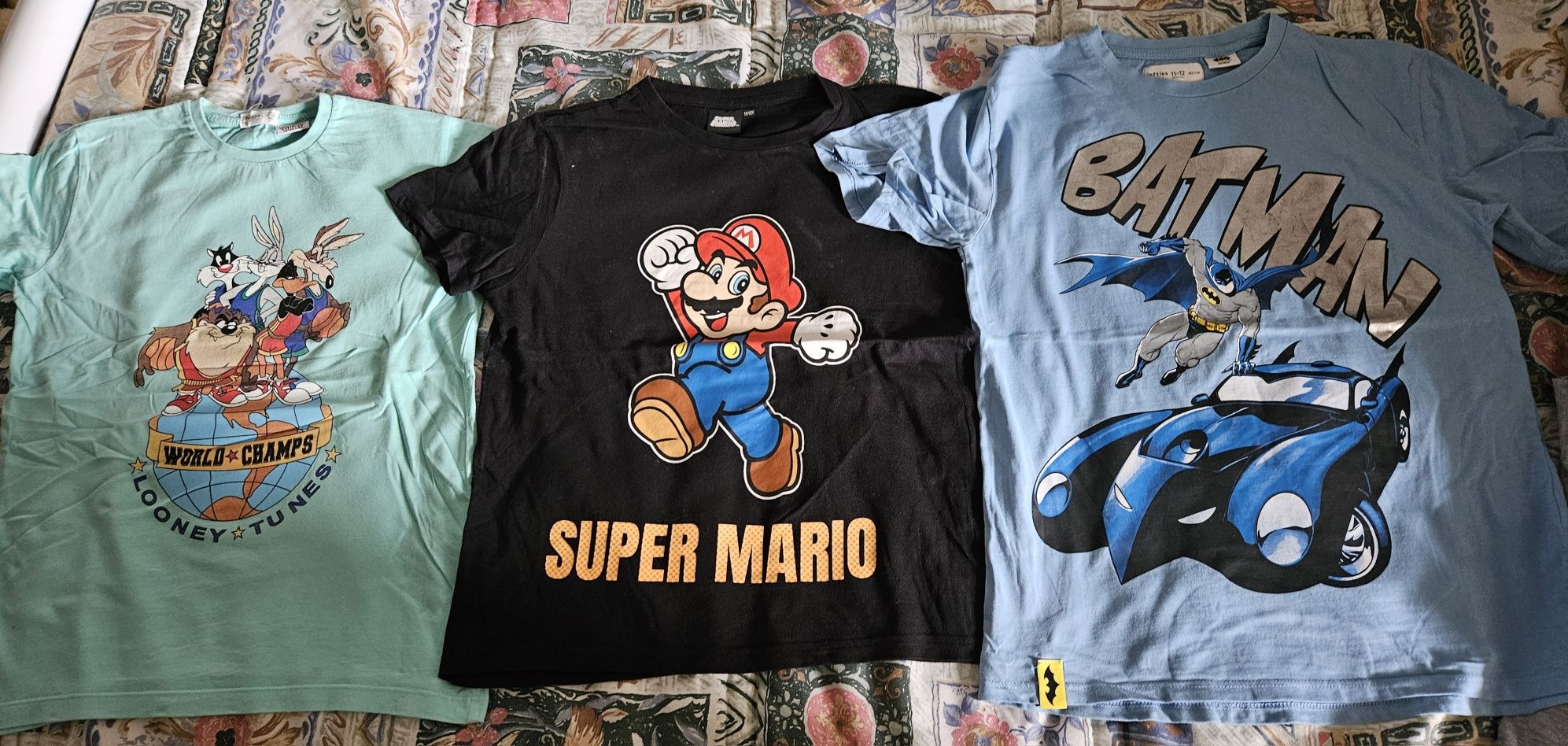 T-shirts variadas.