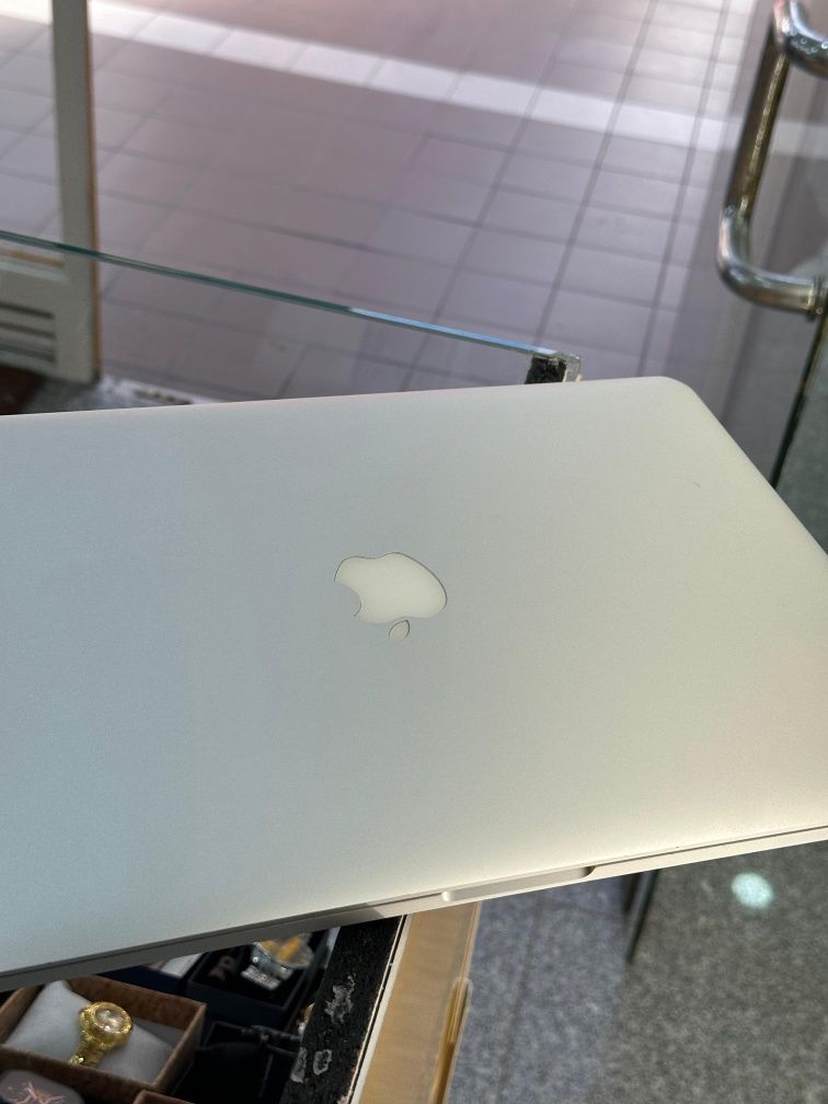 MacBook Pro (15” Retina, Meados de 2015) – 251GB SSD