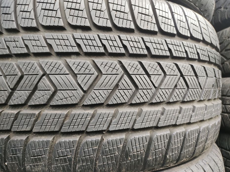 Шини 265/40 295/35 R21 Pirelli різноширокі