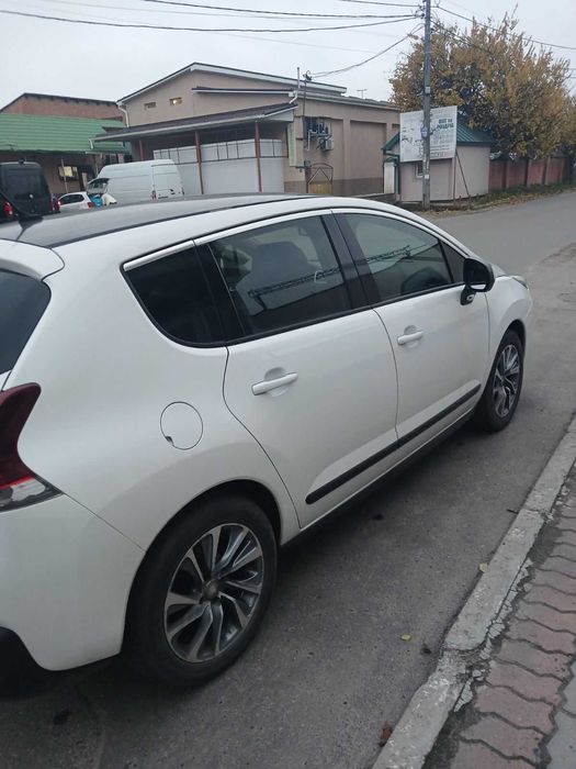 ПРОДАМ Peugeot 3008