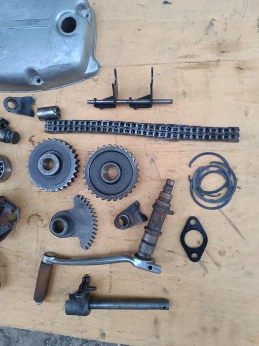 Мотор ява картера кришки, кпп, корзина сцепления кулиса, вилочки, вал
