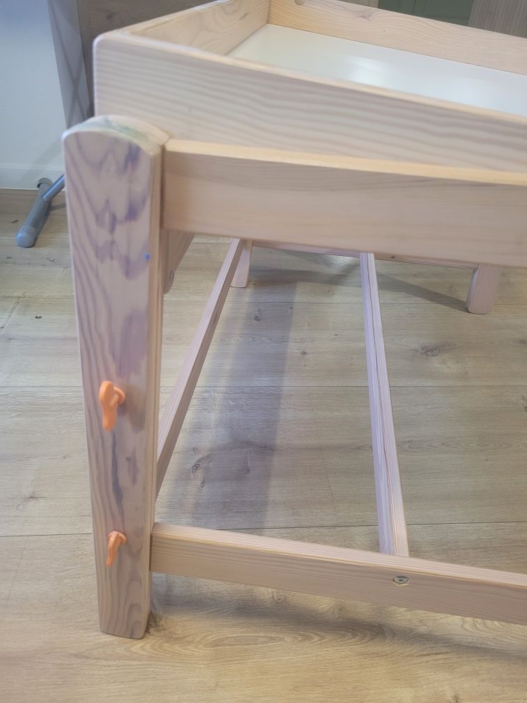 Biurko dla dziecka drewniane Flisat Ikea z pojemnikami