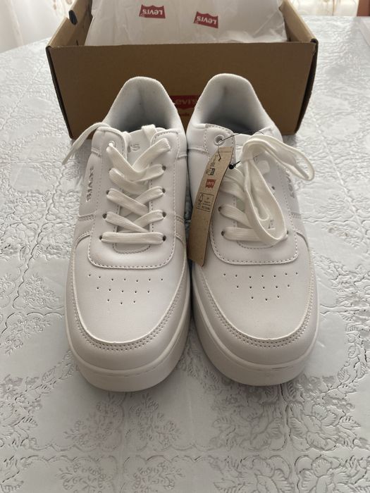 Взуття, кросівки, LEVI’S 39 розмір