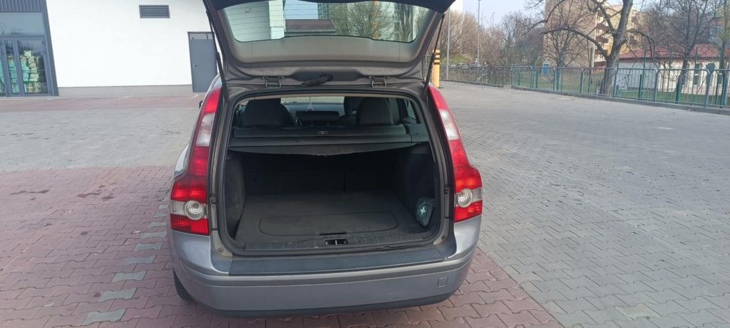 VOLVO V50 2.0 D 136 KM