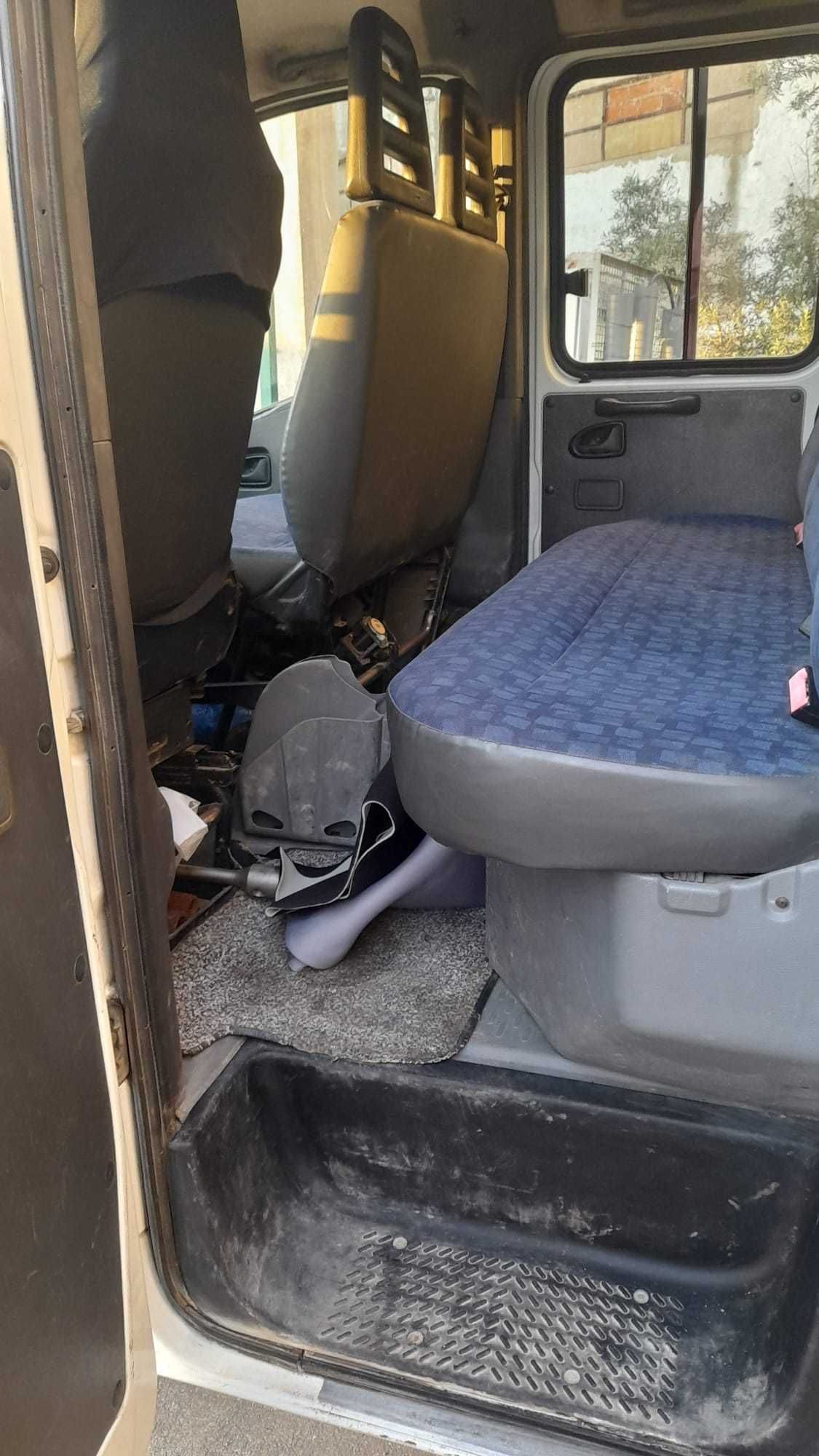 Iveco Daily 35c12, ano 2005, 7 lugares