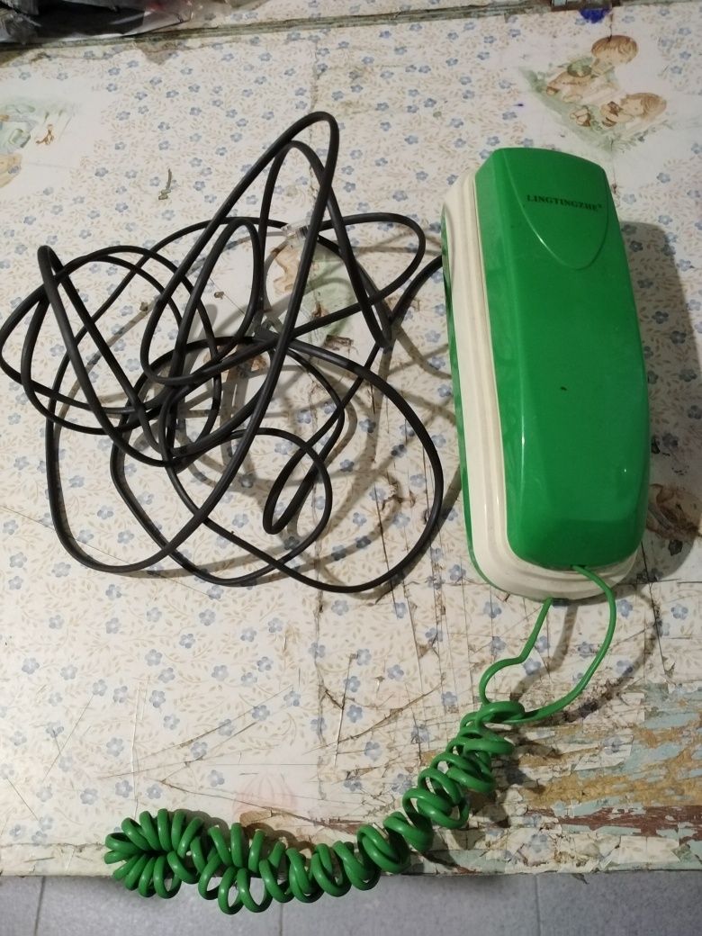 Vendo telefone verde bom estado