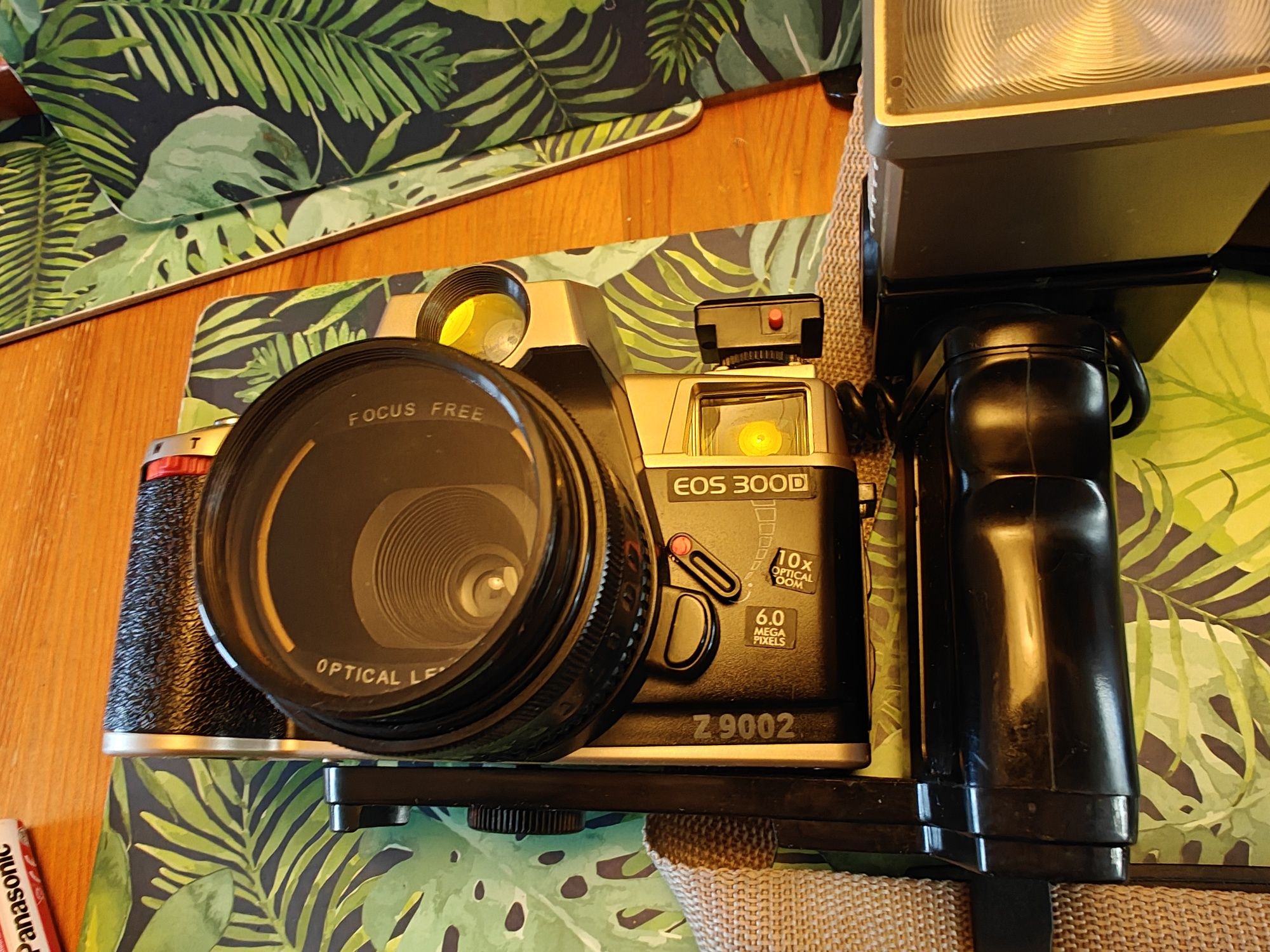 Vintage Aparat Canon Z9002 z lampa błyskowa na części dla kolekcjonera
