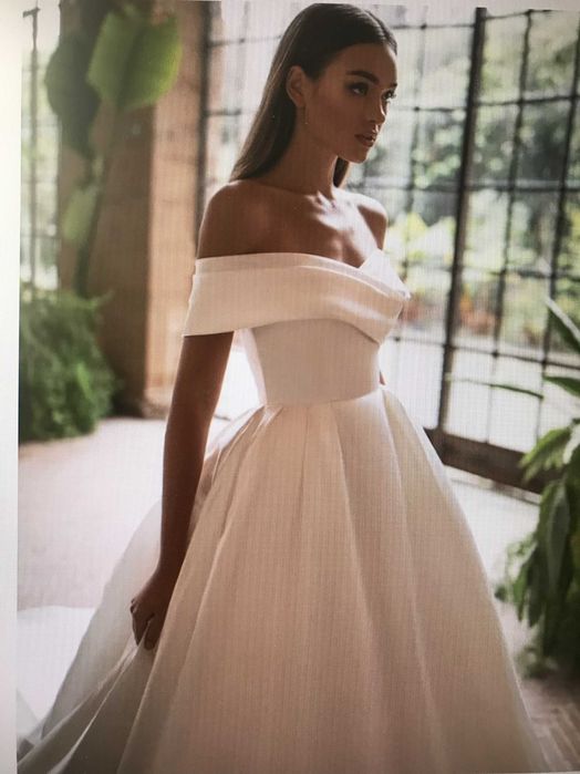 ВЕСІЛЬНА СУКНЯ MILLA NOVA, колекція iconic dresses