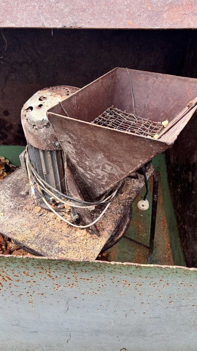 Мельница для помола зерна на дерть или комбикорма