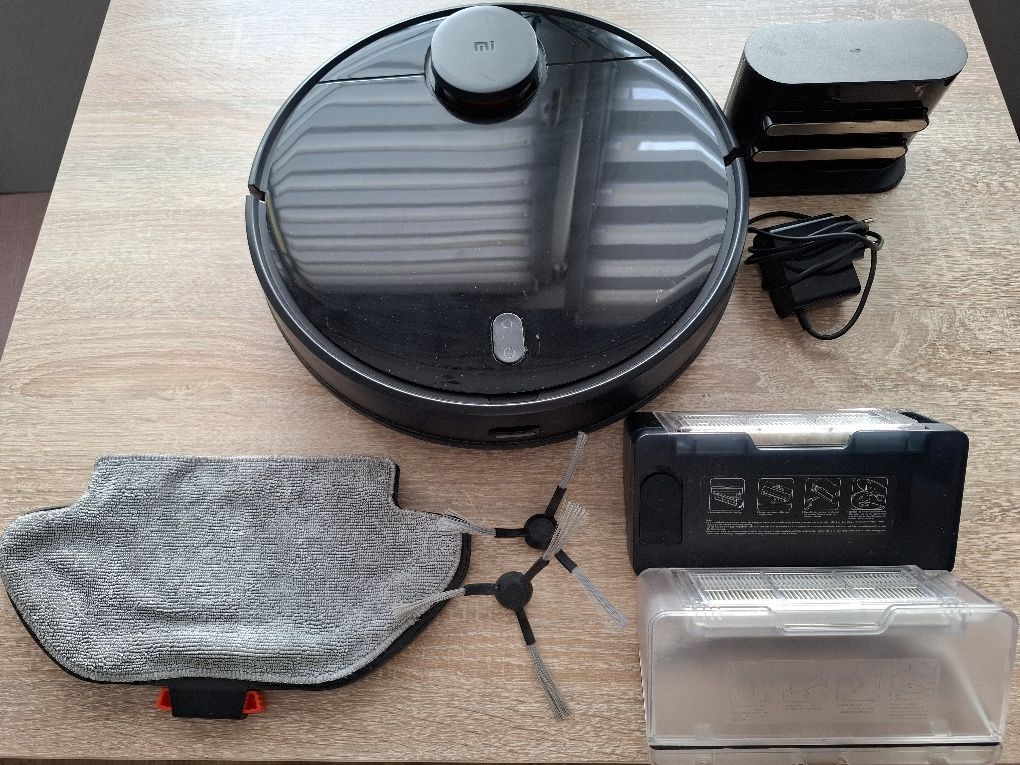 Robot sprzątający Xiaomi Mi Vacuum Mop Pro czarny