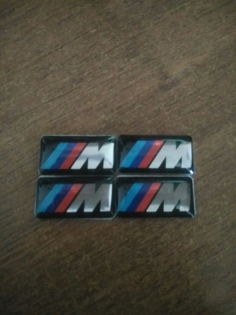 Наклейка BMW M на диск БМВ М для дисков и руля. Логотип BMW M на диск