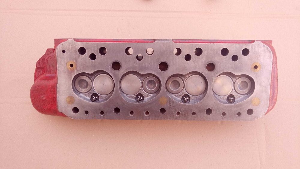 Cabeça do mini 1275 com válvulas de 37mm e molas duplas.