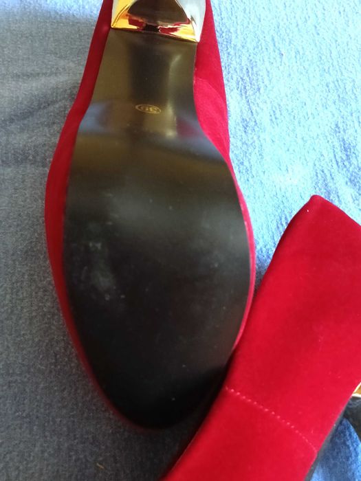 Wysokie seksowne zamszowe szpilki na platformie