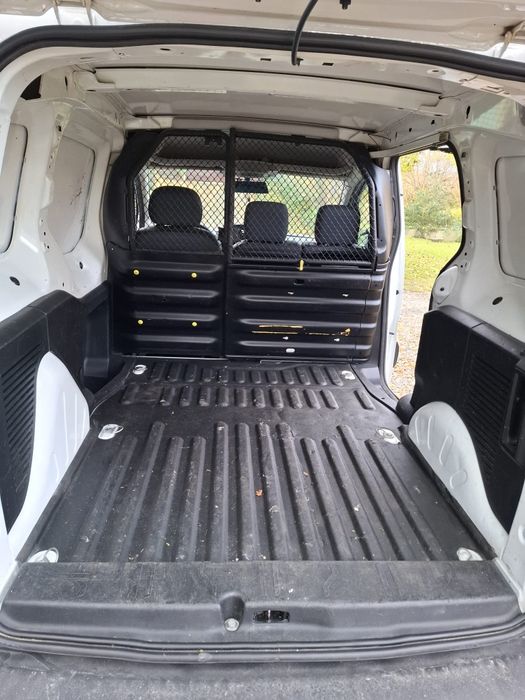 Peugot Partner 1.6 hdi 2011 rok blaszak