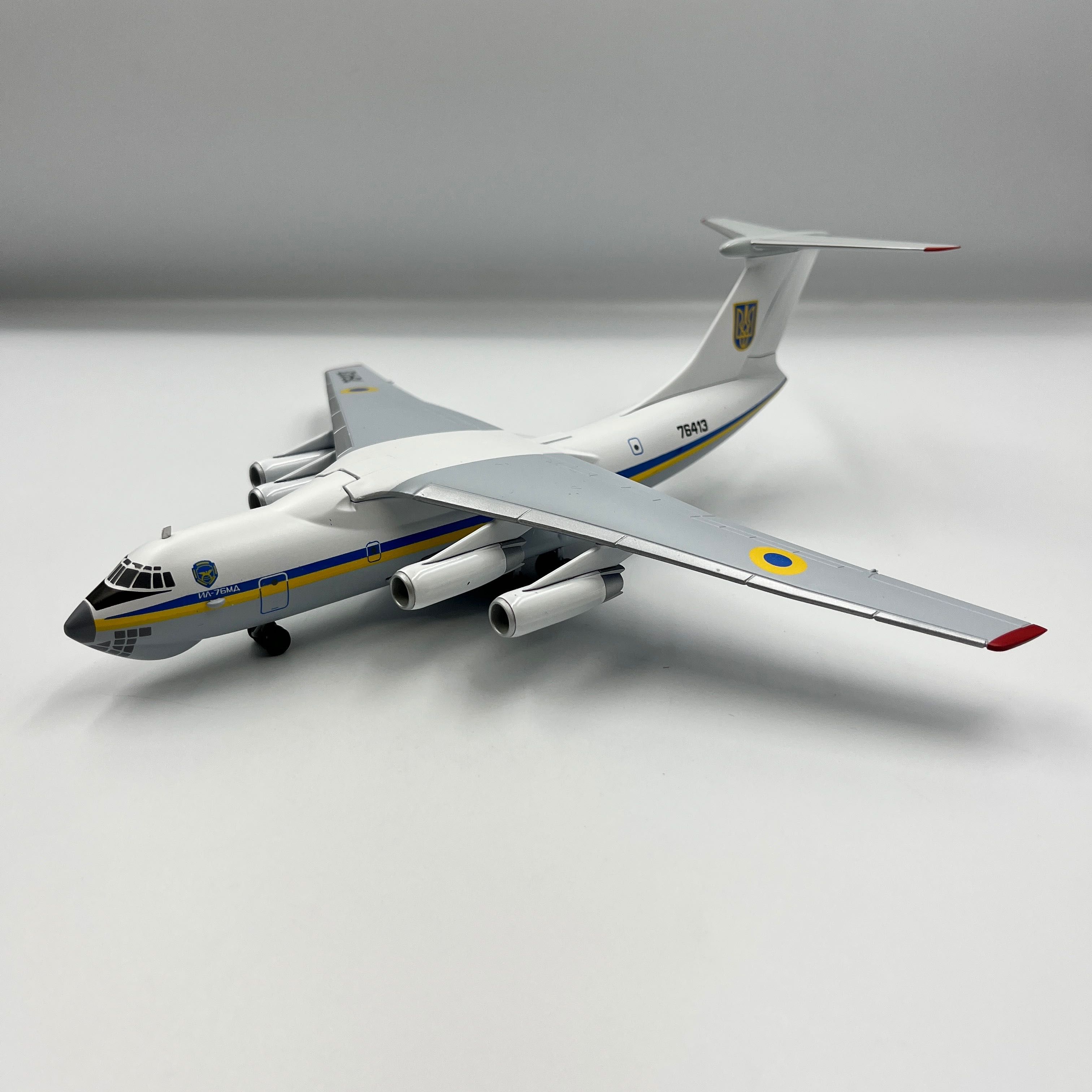 Колекційна модель літака Іл-76 Збройні Сили України м. 1:200 (25 см)