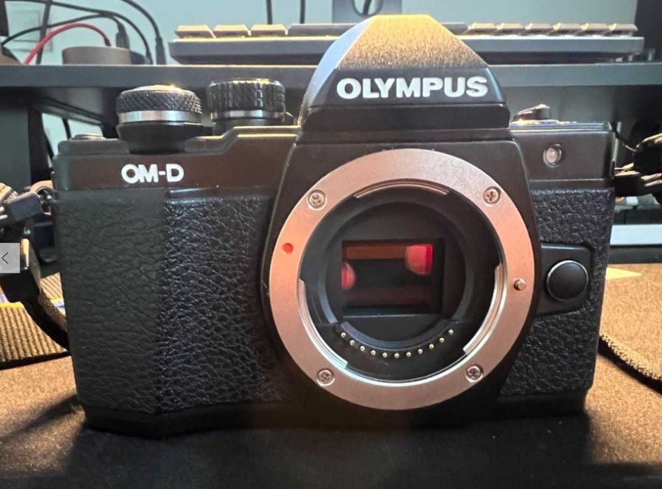 Aparat fotograficzny Olympus OM-D E-M10 Mark II czarny przebieg 1404