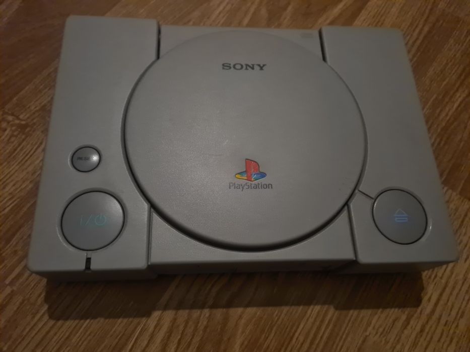 Vendo Playstation e jogos