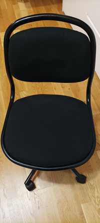 Krzesło do biurka dla dziecka IKEA ÖRFJÄ
Dziecięce krzesło biurowe