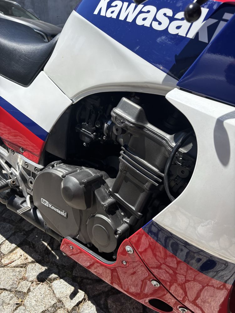 Kawasaki GPZ 900
