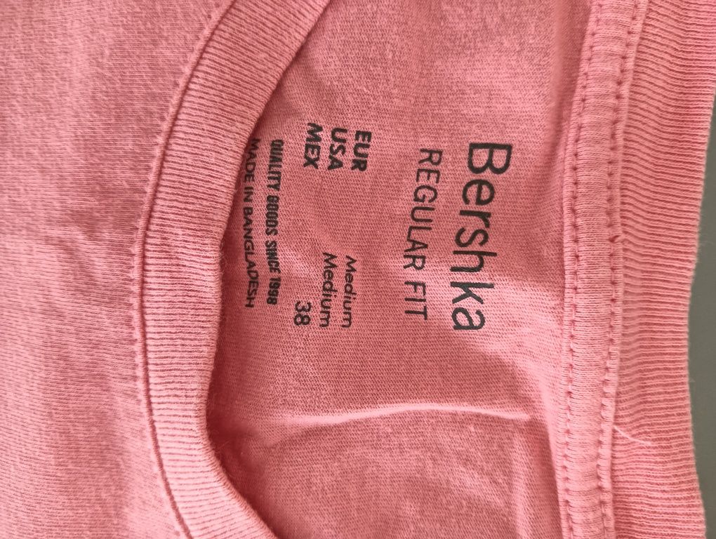 2 Tshirt	Berska	Tamanho M	usadas em bom estado