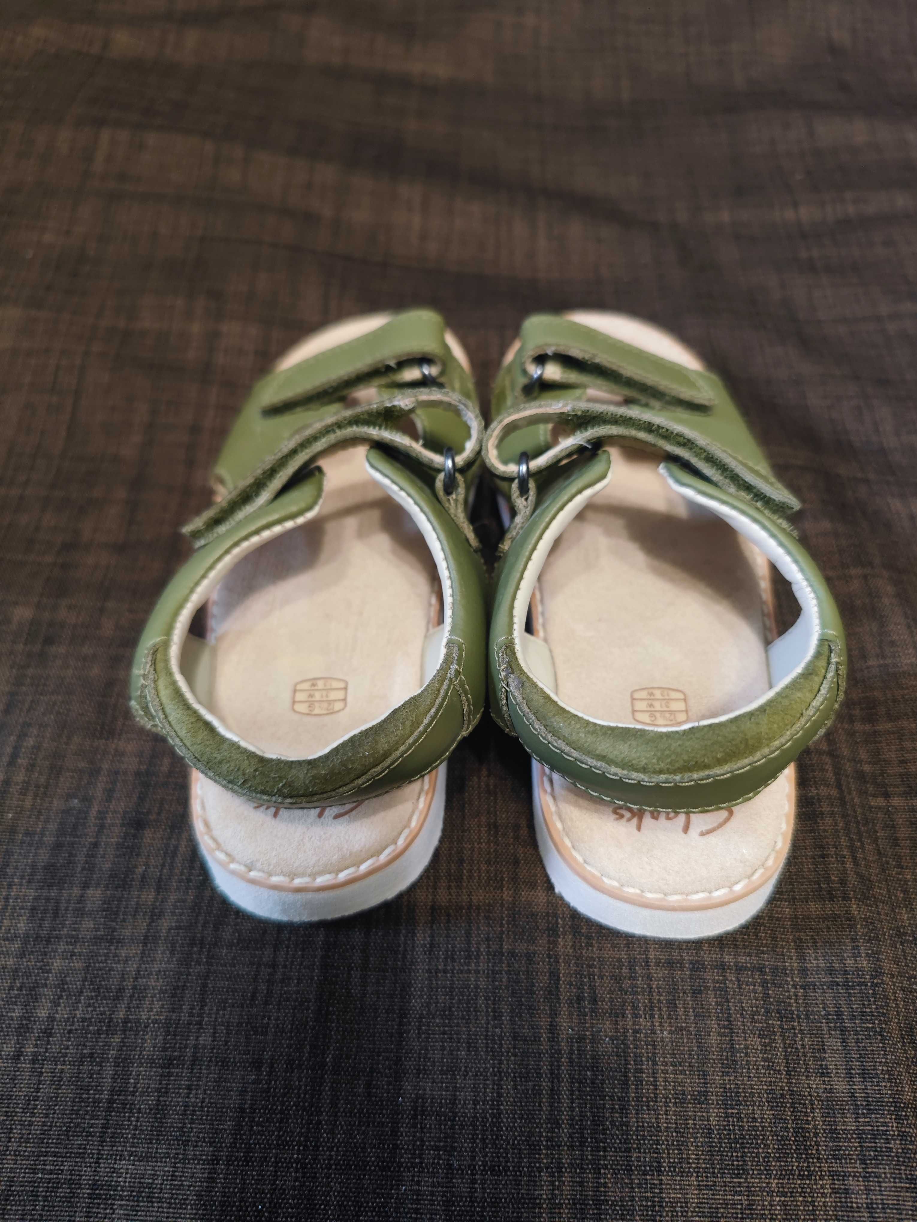 Детские кожаные сандалии Clarks оливкового цвета