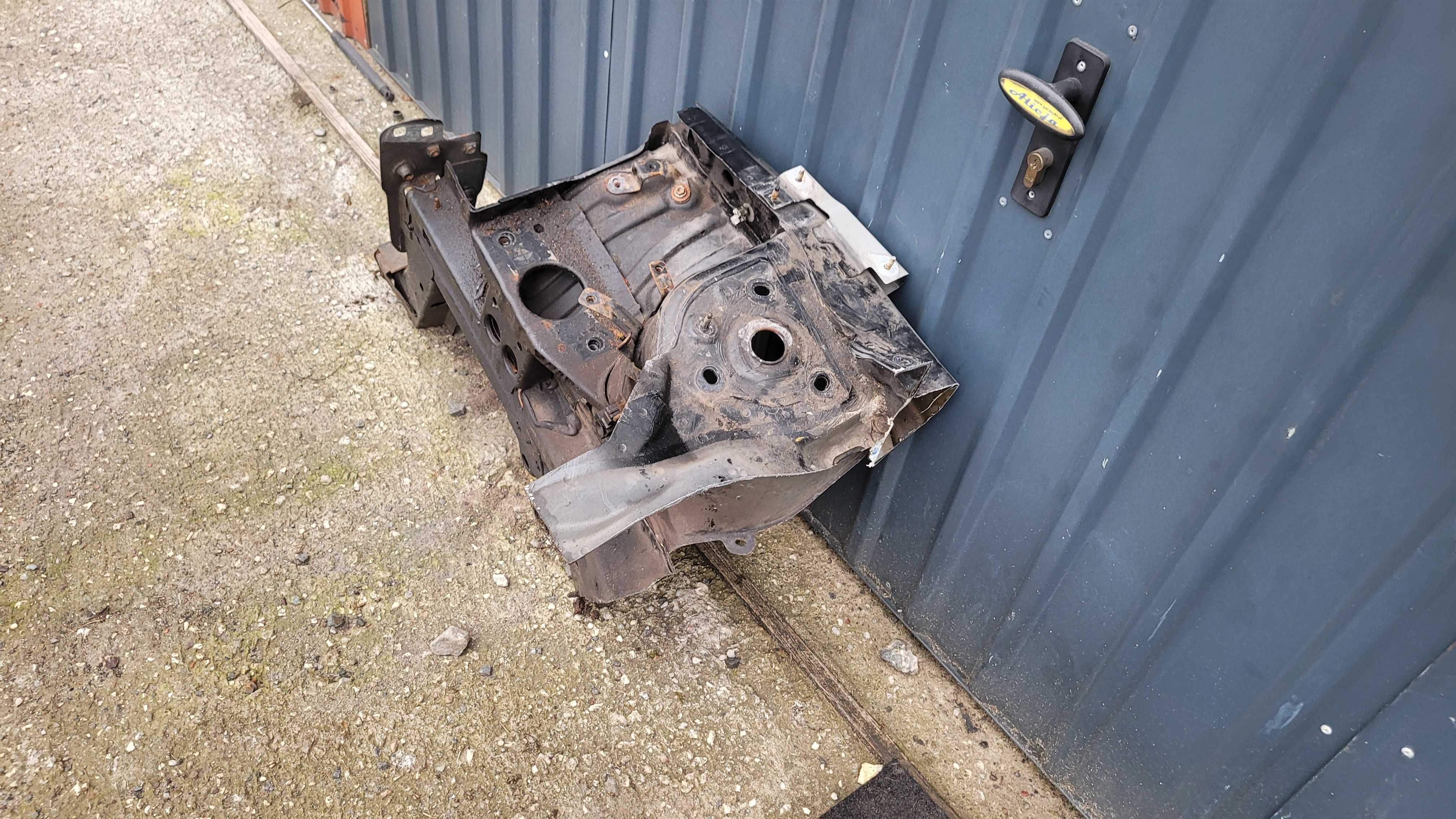Renault clio IV 4 podłużnica prawa przednia przód TEGNE