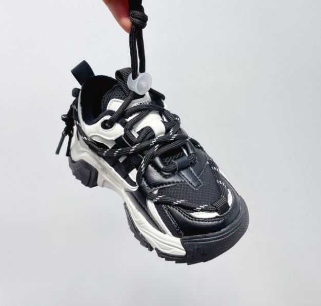 Дитячі утеплені кросівки з натуральної шкіри розміри 31, 32