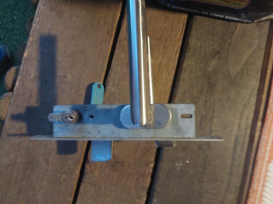 Kompletny zamek  do bram i furtek z klamką i wkładką