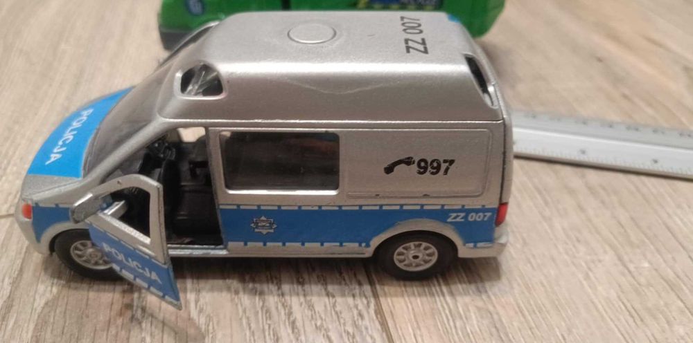 PAKA zestaw pojazdy duże resoraki radiowóz śmieciarka