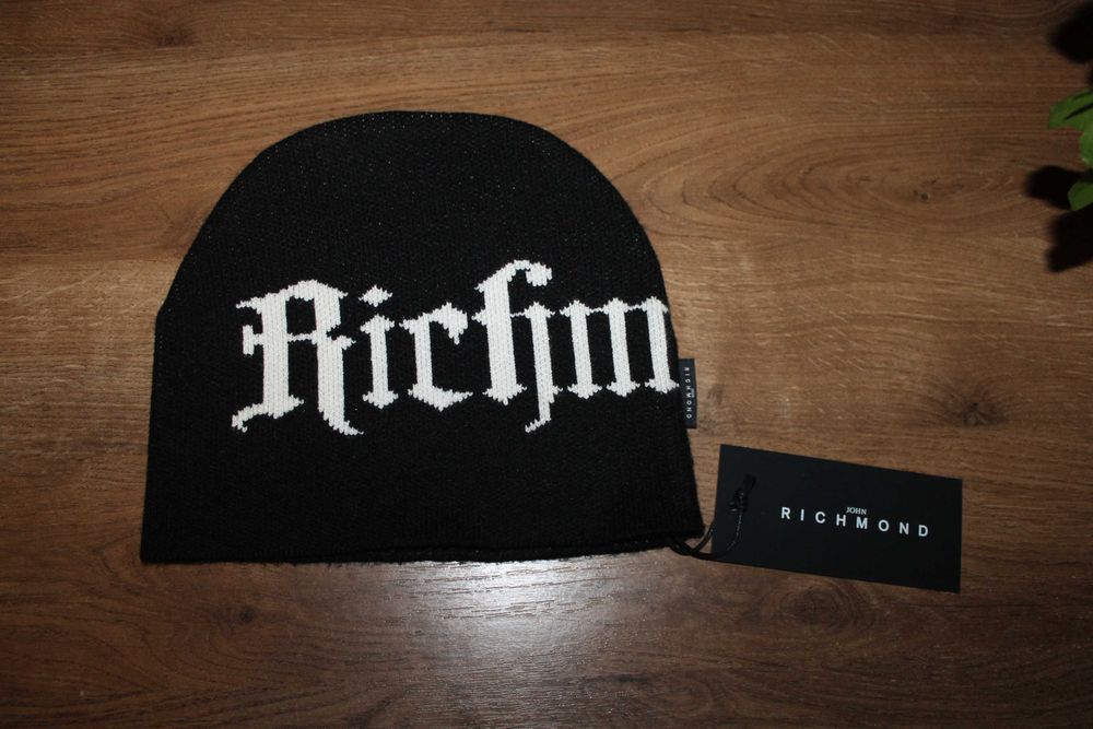 Шапка чоловіча John Richmond розмір S\M
