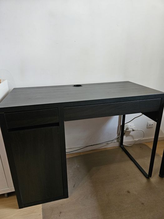 Secretária MICKE Ikea + Cadeira de escritório
