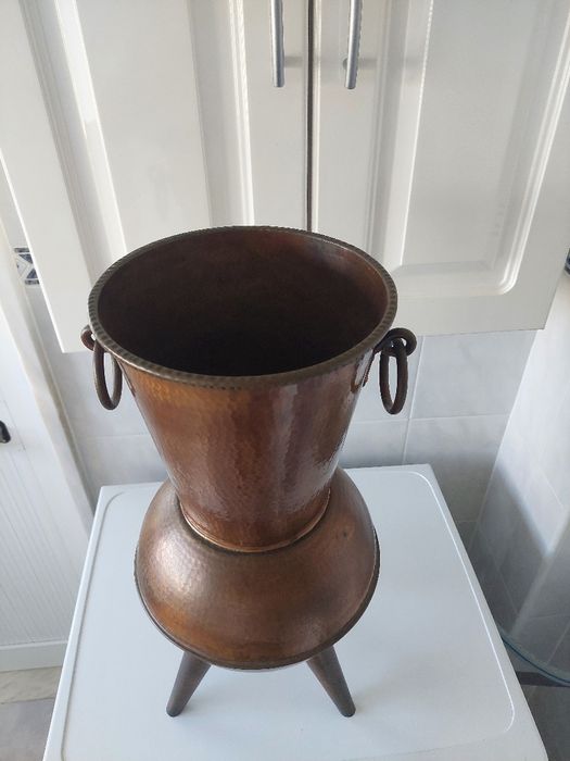 Jarrão antigo em latão