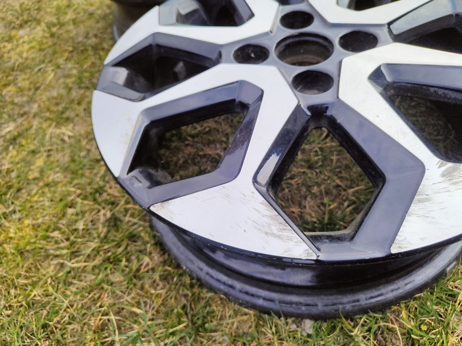 Toyota Aygo felgi alu 15"4,5j 17x5"