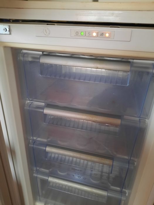 Холодильник морозілка zanussi.