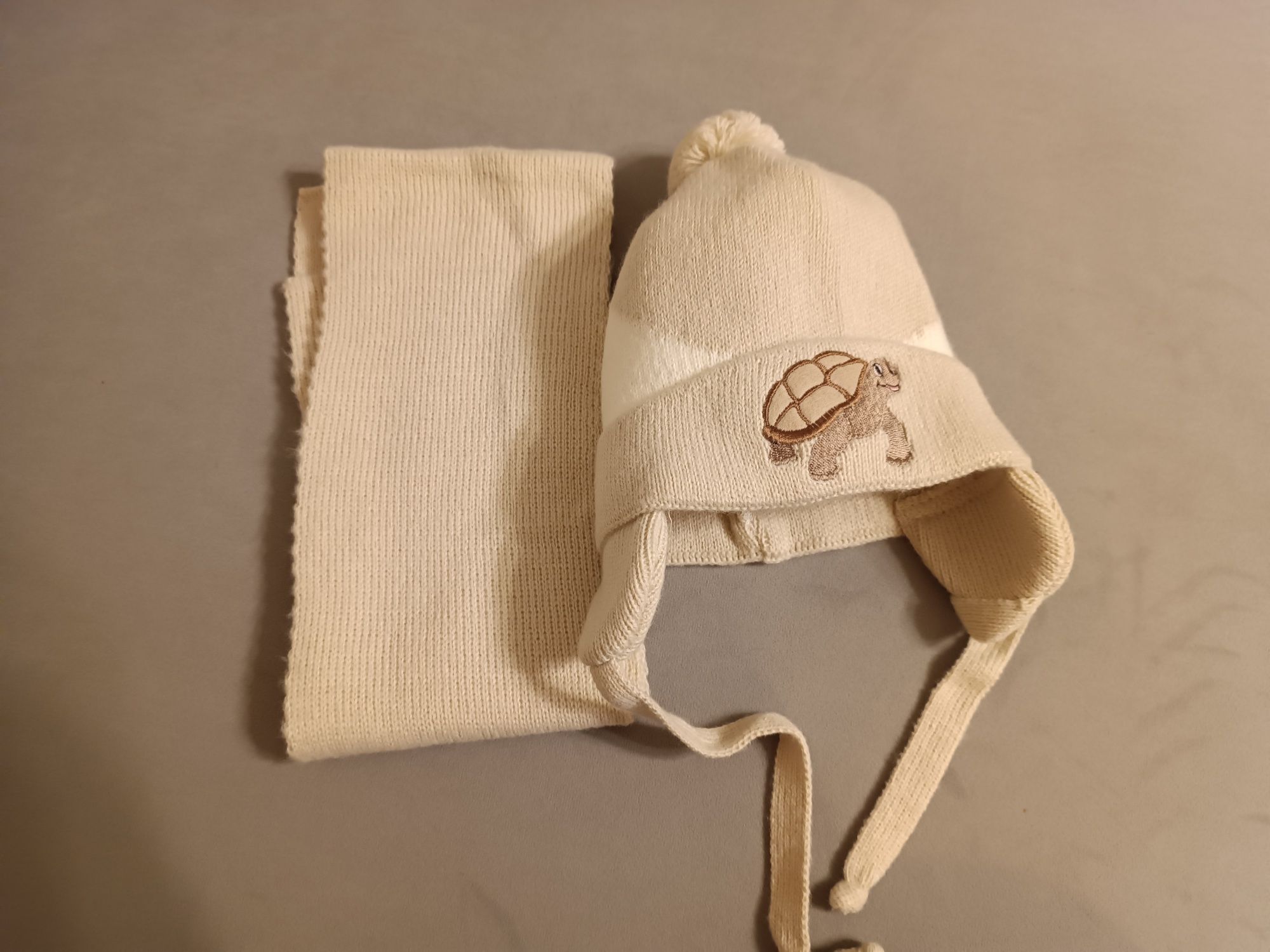 Czapka i szalik, nowe