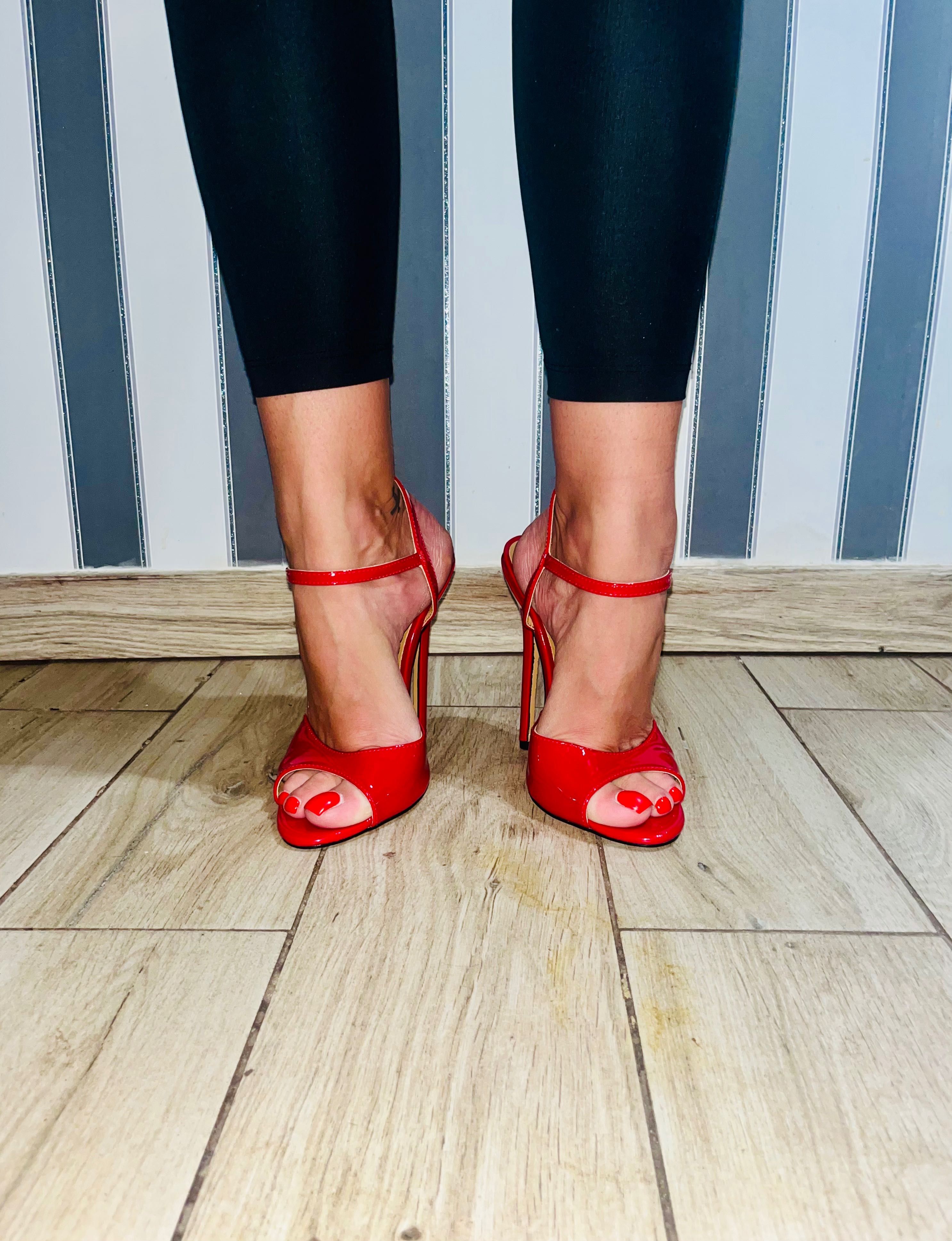115/ OD RĘKI 46 Czerwone męskie sandały Trans Crossdress 13 cm 36-48EU