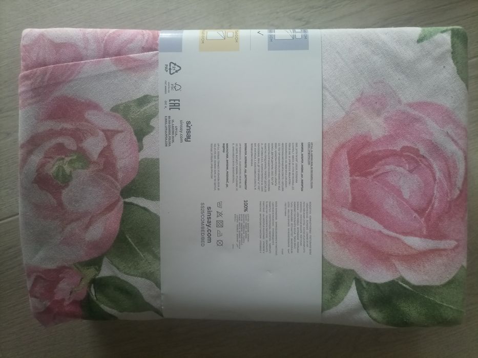 Posciel w róże z bawełny SINSAY 220/200cm komplet pościeli w kwiaty