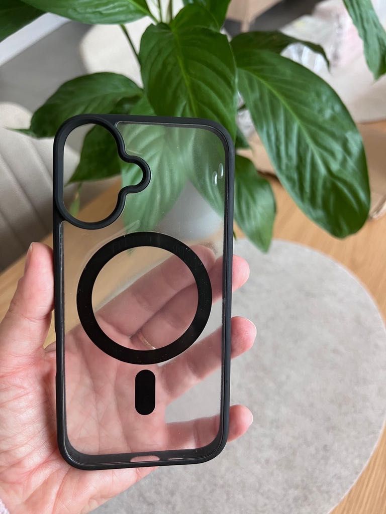 Etui iphone 16 czarne różowe transparentne